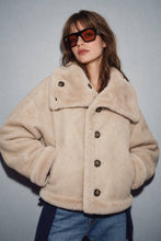 Load image into Gallery viewer, REVERSIBLE SHEARLING SUEDE COAT JACKET