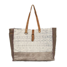 Load image into Gallery viewer, Offhand Weekender Bag