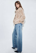 Load image into Gallery viewer, REVERSIBLE SHEARLING SUEDE COAT JACKET
