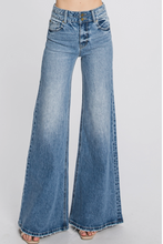 Load image into Gallery viewer, Vintage Wide Leg Jeans
