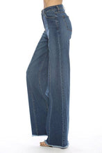 Load image into Gallery viewer, Front Seam Wide Leg Denim Jeans
