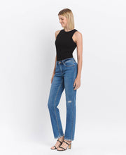 Load image into Gallery viewer, Mid Rise Regular Straight Jeans
