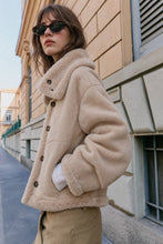 Load image into Gallery viewer, REVERSIBLE SHEARLING SUEDE COAT JACKET
