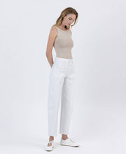 Load image into Gallery viewer, White Hot Barrel Jeans
