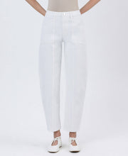 Load image into Gallery viewer, White Hot Barrel Jeans
