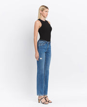 Load image into Gallery viewer, Mid Rise Regular Straight Jeans
