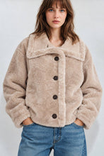 Load image into Gallery viewer, REVERSIBLE SHEARLING SUEDE COAT JACKET
