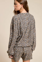 Load image into Gallery viewer, Howdy Cheetah Lightweight Pullover
