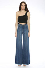 Load image into Gallery viewer, PW505 Front Seam Wide Leg Denim Jeans in Med Wash: Med Wash / 25-26-27-28-29-30 / 1-2-2-2-2-1
