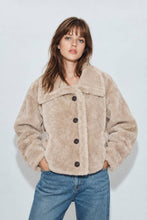 Load image into Gallery viewer, REVERSIBLE SHEARLING SUEDE COAT JACKET

