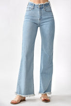 Load image into Gallery viewer, High Rise Frayed Hem Wide Leg Jeans
