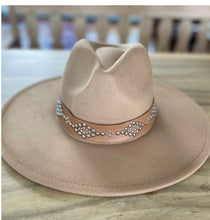 Load image into Gallery viewer, Way Out West Panama Hat
