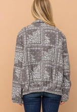 Load image into Gallery viewer, Paisley Quilted Jacket
